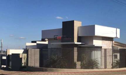 Casa à venda, no centro de Cambé, PR- 3 quartos sendo uma suíte - 2 vagas de garagem - área gourmet