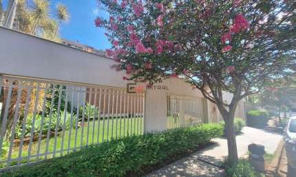 Casa à Venda Rua Pistóia com 4 quartos sendo 2 suítes no Jardim Canadá, Londrina, PR