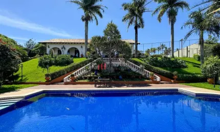 Casa à venda em endereço nobre e tradicional, com acesso privativo ao Lago Igapó,  5 suítes. Londri