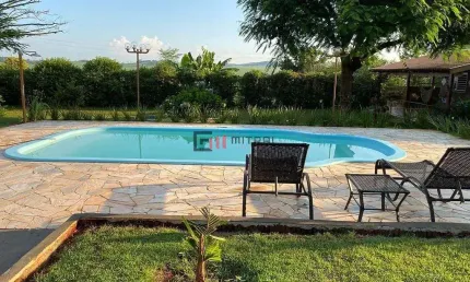 Linda chácara no recanto fazenda  nata, estrada do limoeiro, londrina, com área de lazer completa,