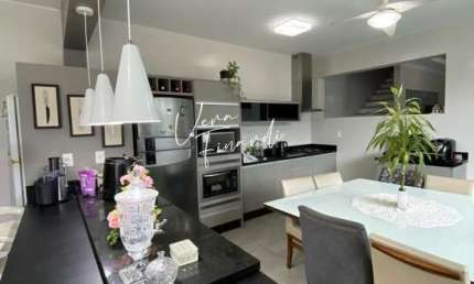 Casa para Venda em Joinville, Bom Retiro, 5 dormitórios, 2 suítes, 5 banheiros, 4 vagas