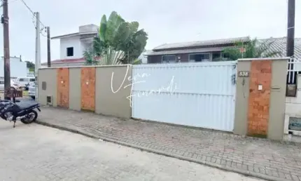 Casa para venda em balneário piçarras, itacolomi, 3 dormitórios, 1 suíte, 3 banheiros, 2 vagas