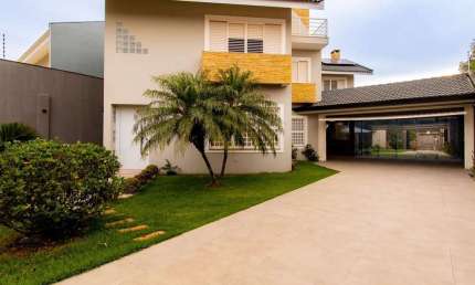 Casa com 3 quartos à venda na Rua Pioneiro José Vicente da Silva, 706, Jardim Cidade Monções, Maringá