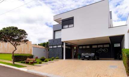 Casa em condomínio fechado com 5 quartos à venda na Avenida Guedner, 830, Zona 08, Maringá