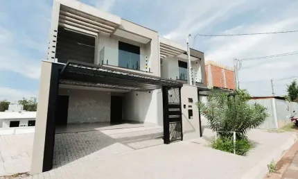 Casa com 3 quartos à venda na Rua Divino Bortolotto, 777, Jardim Cidade Monções, Maringá