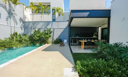 Casa com 4 quartos à venda na Rua Affonso Hernandes Bittencourt, 848, Jardim Cidade Monções, Maringá