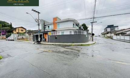 Casa a venda com 2 suítes mais 1 quarto Bairro Glória Joinville/ SC