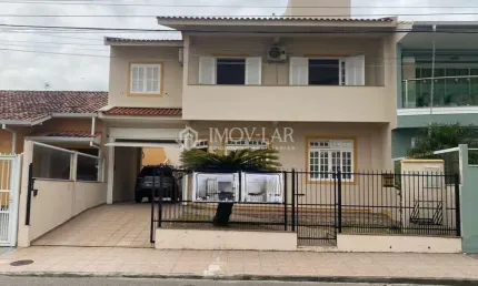 Casa para Venda em Florianópolis, Balneario, 5 dormitórios, 1 suíte, 3 banheiros, 3 vagas