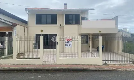 Casa para Venda em Florianópolis, Coqueiros, 3 dormitórios, 1 suíte, 2 banheiros, 4 vagas