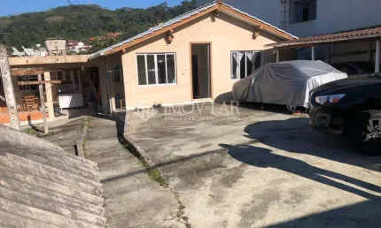 Casa para Venda em São José, Centro Histórico, 3 dormitórios, 2 banheiros, 2 vagas