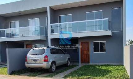 Sobrado aconchegante no bairro Novo Passo com três dormitórios