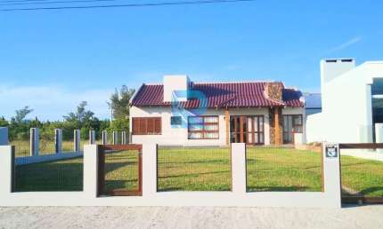 Casa à venda no bairro Balneario Bellatorres - Passo de Torres/SC