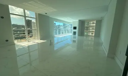 Apartamento com 3 quartos à venda na Rua 232/234, 485, Meia Praia, Itapema