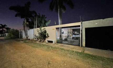 Casa com 3 quartos à venda na Lambari, 225, Balneário Tibagi, Ibiporã por R$ 320.000