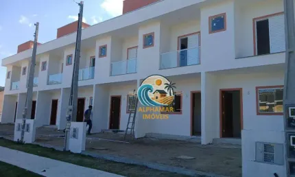 Sobrado com 2 Suítes, a 650 metros da Praia de Massaguaçu