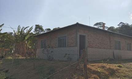 Vende-se linda chácara em Sobrado, Monsenhor Izidro.
