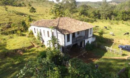 Fazenda à venda na Praça Divino Espírito Santo, Zona Rural, Lamim