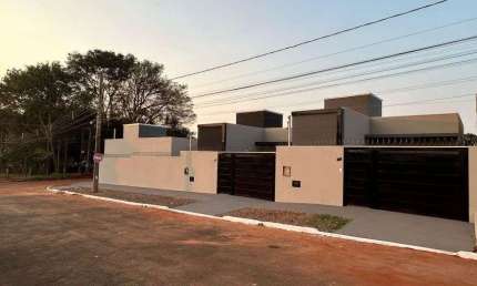 Casa em Jardim Itamaraca 2 Quartos e Excelente Localização