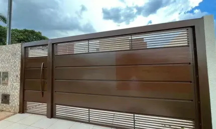 Vendo Casa com 03 quartos, sendo 01 suíte- Rita Vieira