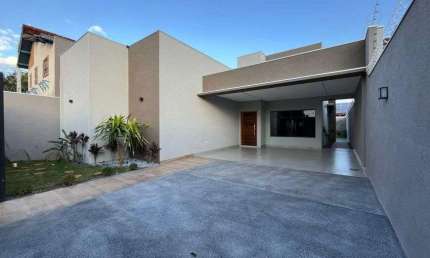 Casa-Térrea de Alto Padrão com Piscina no Universitário