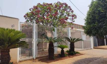 Bairro Monte Carlo casa com 5 quartos em ótima localização