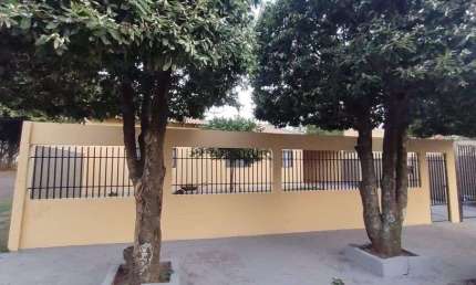 Vendo Espaçosa casa de esquina na Região do Coromel Antonino