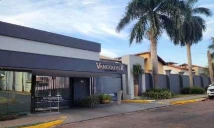 Sobrado em Condomínio - 3 Suítes com Armários - Chácara Cachoeira