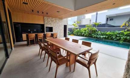 Casa Condomínio com 4 Suítes e 4 Vagas de Garagem - Residencial Damha IV
