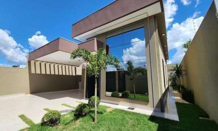 Casa de Alto Padrão com Acabamentos Sofisticados no Rita Vieira