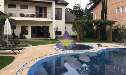 Sobrado com 4 Dormitórios sendo 4 Suite, Piscina, Churrasqueira à Venda e Locação, 927 m² por R$ 3.500.000 - Morada dos Pássaros - Barueri/SP