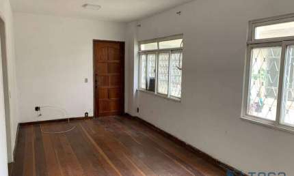 Kitnet com 1 quarto/sala para alugar, 34 m² por R$ 1.061/mês - São Mateus - Juiz de Fora/MG