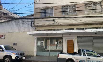 Ampla loja comercial com 48 m² à venda por R$ 300.000,00 ou disponível para aluguel por R$ 2.411,07/mês, localizada no Centro de Juiz de Fora/MG