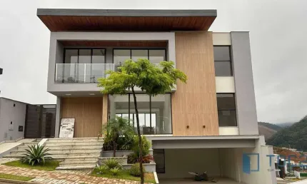 Casa com 4 quartos/suítes à venda, 392 m² por R$ 2.385.000 - Condomínio Estrela Alta - Juiz de Fora/MG