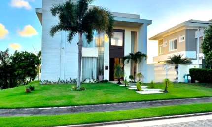 Alphaville Natal - Casa duplex com 4 suítes de esquina.