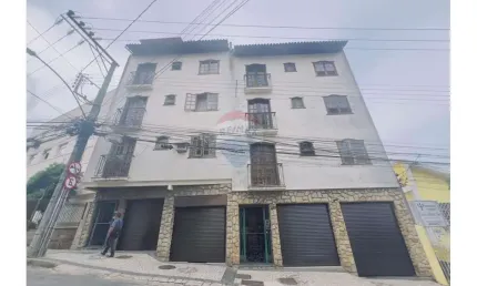 Excelente apartamento dois quartos no Santa Catarina
