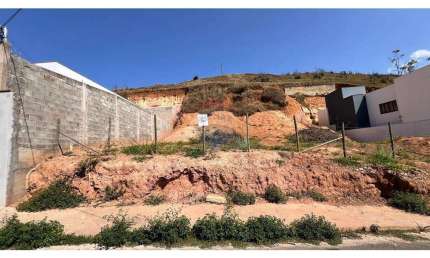 TERRENO COM 438 m² COM PROJETO E ALVARÁ APROVADOS - 259 MIL