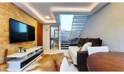 CASA ACONCHEGANTE COM 02 SUÍTES NO RESIDENCIAL VILLA CRYSTAL