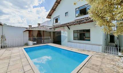 Casa com 4 quartos à venda na Rua Antônio Fellet, 215, Vale do Ipê, Juiz de Fora