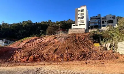 Terreno à venda no Lourdes, Juiz de Fora 
