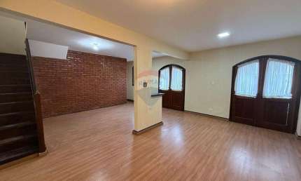 Casa com 4 quartos para alugar na Rua Dante Brochado, 223, Boa Vista, Juiz de Fora