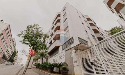 Apartamento 2 Quartos com Sacada, Sol da Manhã e Vaga – Centro JF