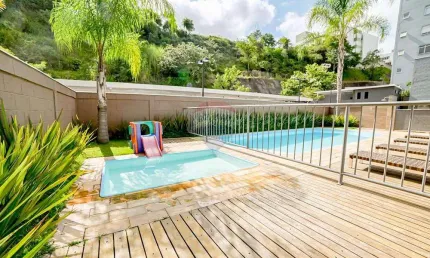 Um apartamento 3 quartos prático e bem localizado para venda no Estrela Sul .