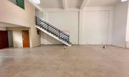 Ponto comercial Galpões para alugar em Juiz de Fora, MG. Área total construída útil e coberta total 130m².
