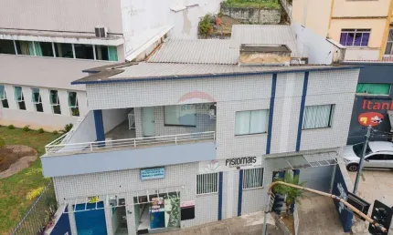 Casa comercial á venda, com área total de 650m² – localização estratégica em juiz de fora