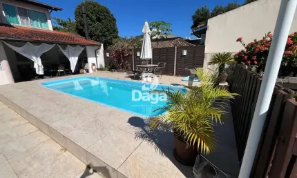 Casa Alto Padrão, em Local Super Agradável -Aceita Permuta por apto na região.