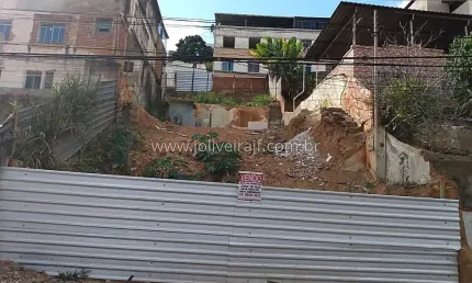 Terreno à venda na Rua Benjamim Megiolaro, 179, Nossa Senhora Aparecida, Juiz de Fora