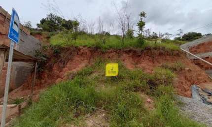 Terreno à venda, com 549m², no Bairro São Judas Tadeu, zona norte de Juiz de Fora.