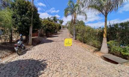 Excelente terreno, plano, no condomínio Fazenda do Tanque.