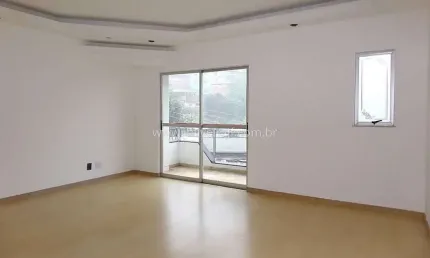 Apto amplo com 3 quartos (suíte), 2 vagas, e elevador no bairro São Mateus