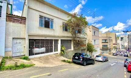 Casa com 6 dormitórios à venda, 332 m² por R$ 880.000,00 - Centro - Juiz de Fora/MG